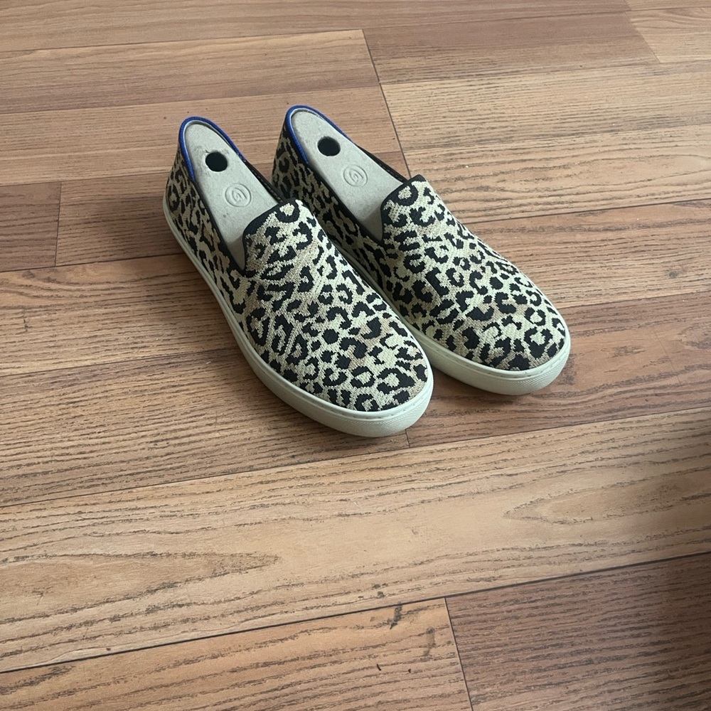Leopard Pattern Slip-On Shoes